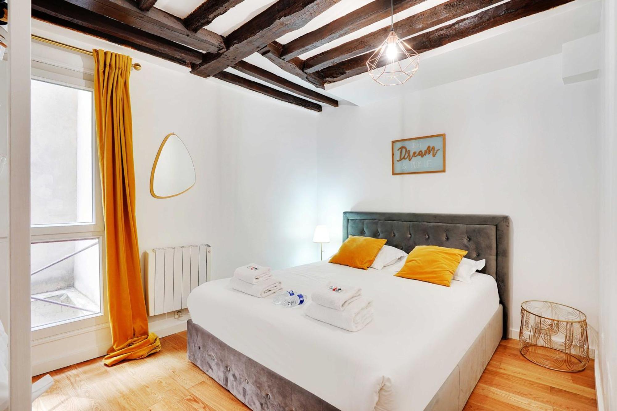 Confort Et Charme Pour 6 A Republioque Apartment Paris